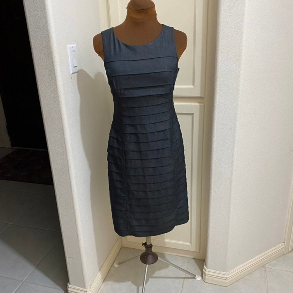 Ellen Tracy Grey Sleeves Pleated Dress Size 4 EUC